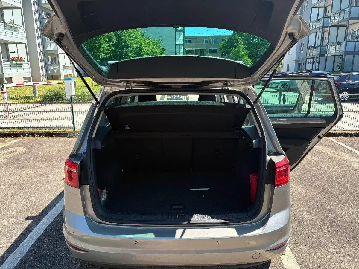 Gebraucht VW Golf Sportsvan Allstar 110 PS (80 kW) 2016 Silber Van / Kleinbus