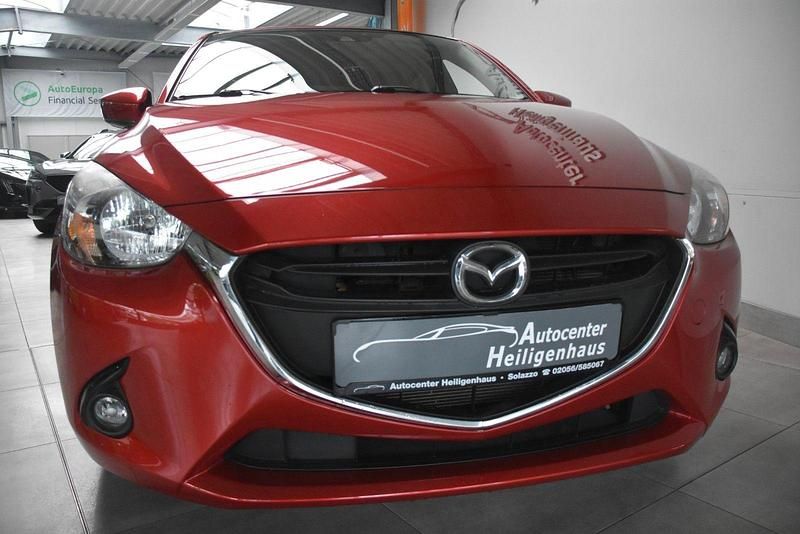 Gebraucht Mazda 2 Nakama 90 PS (66 kW) 2016 Rot Kleinwagen
