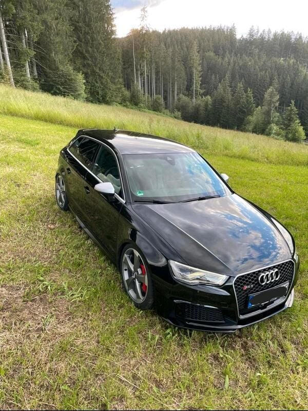 Schwarz Gebraucht 2016 Audi RS3 Performance Kleinwagen | 36.500 € (Guter Preis) - Bild 1/4