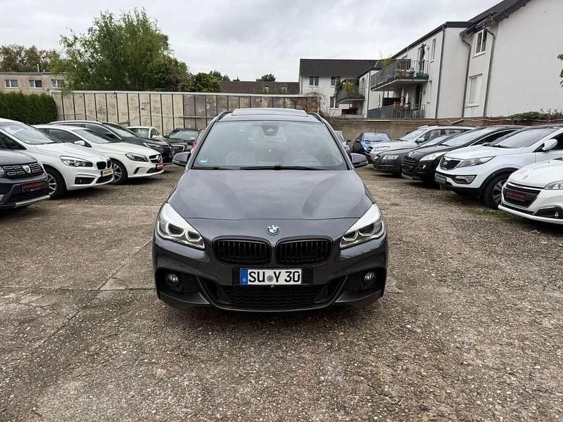 Mineralgrau Gebraucht 2017 BMW 220 Gran Tourer M Sport Van / Kleinbus | 18.990 € (Fairer Preis) - Bild 1/4