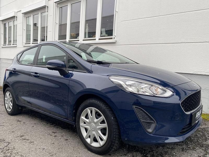 Second-hand Ford Fiesta 86 CP (63 kW) 2017 Albastru Berlinǎ