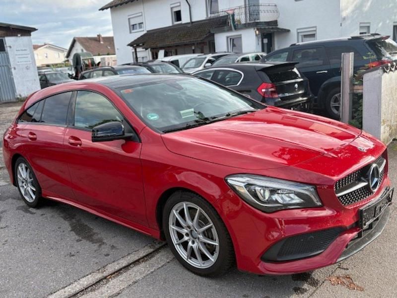 Rot Gebraucht 2018 Mercedes CLA220 Limousine | 18.990 € (Superpreis) - Bild 1/4