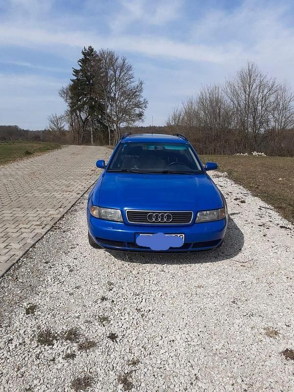 Gebraucht Audi A4 110 PS (80 kW) 1996 Blau Kombi