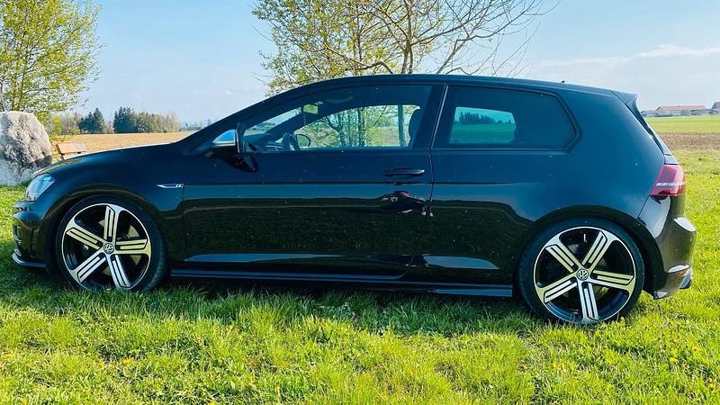 Gebraucht VW Golf VII GTI 370 PS (272 kW) 2015 Schwarz Limousine