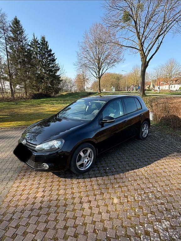 Gebraucht VW Golf VI Team 122 PS (89 kW) 2011 Schwarz Kleinwagen