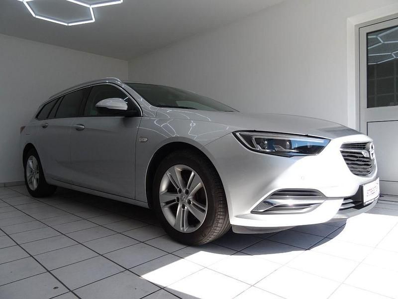 Argon silber/ice silver (m2) Gebraucht 2020 Opel Insignia Innovation Kombi | 14.290 € (Fairer Preis) - Bild 1/4