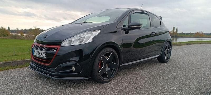 Schwarz Gebraucht 2017 Peugeot 208 GTi by Peugeot Sport Kleinwagen | 7.750 € (Fairer Preis) - Bild 1/4