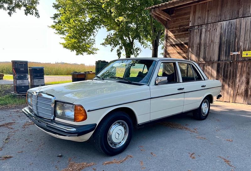 Gebraucht Mercedes 250 129 PS (94 kW) 1979 Beige Limousine