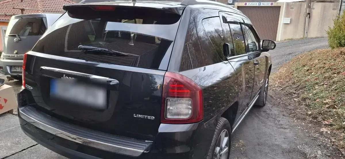 Gebraucht Jeep Compass Limited 163 PS (119 kW) 2013 Schwarz SUV