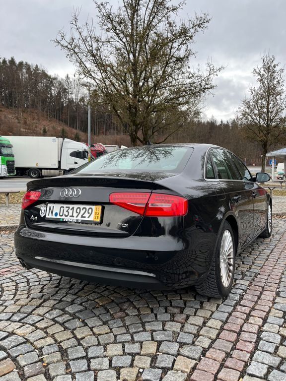 Schwarz Gebraucht 2014 Audi A4 Ambition Limousine | 13.500 € (Fairer Preis) - Bild 1/4