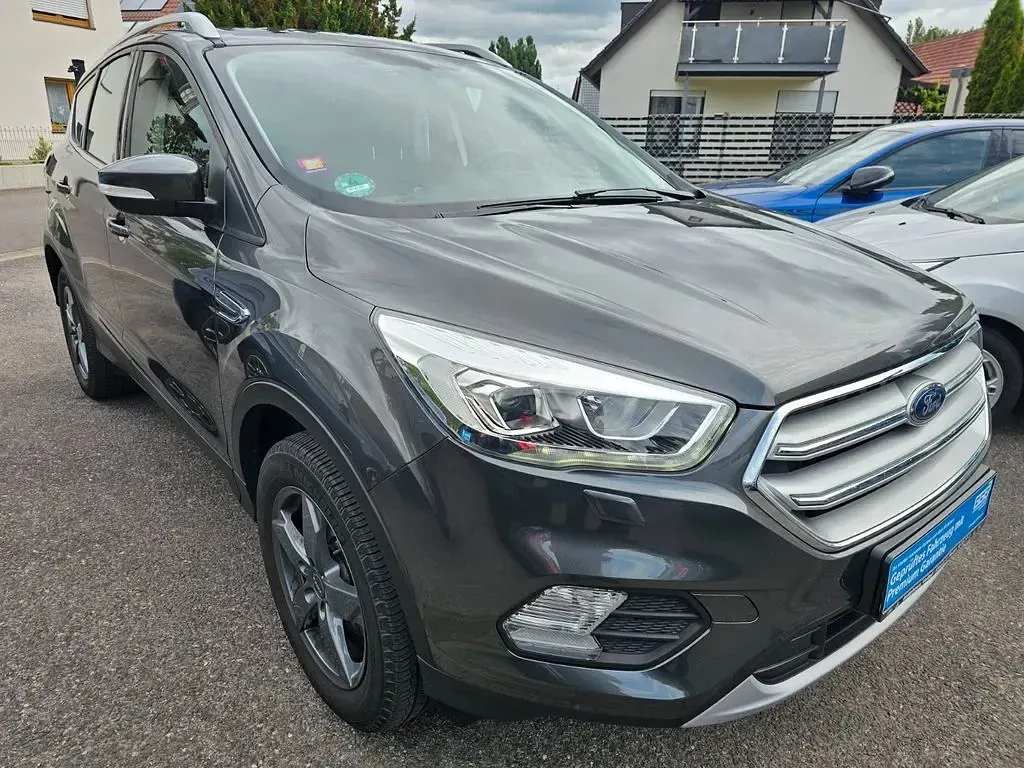 Gebraucht Ford Kuga Cool & Connect 150 PS (110 kW) 2019 Braun SUV