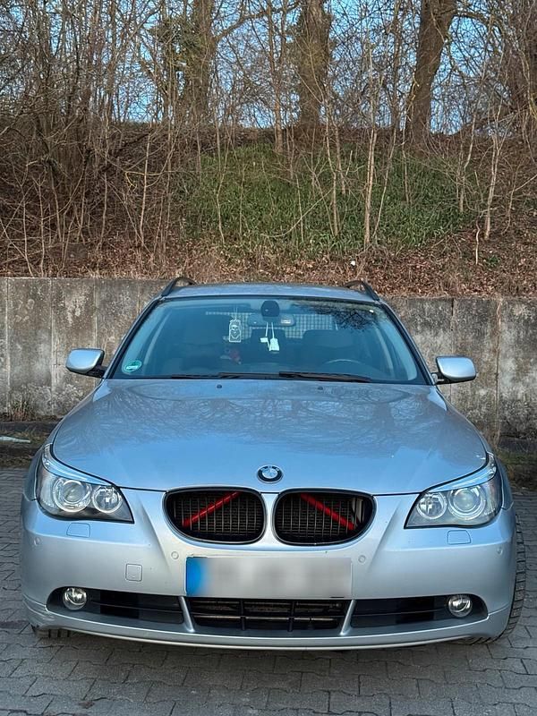 Gebraucht BMW 525 218 PS (160 kW) 2005 Grau Kombi