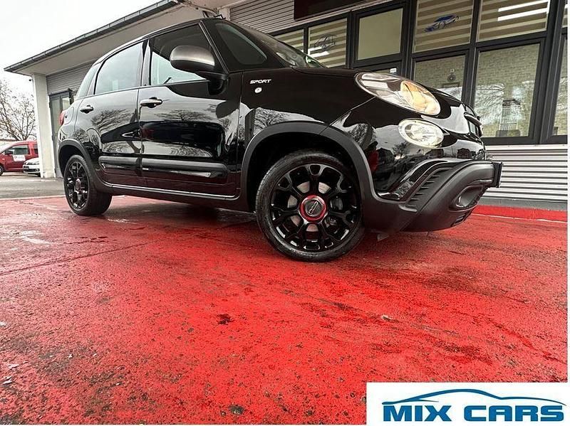 Schwarz Gebraucht 2021 Fiat 500L Cross Van / Kleinbus | 13.970 € (Etwas zu teuer) - Bild 1/3
