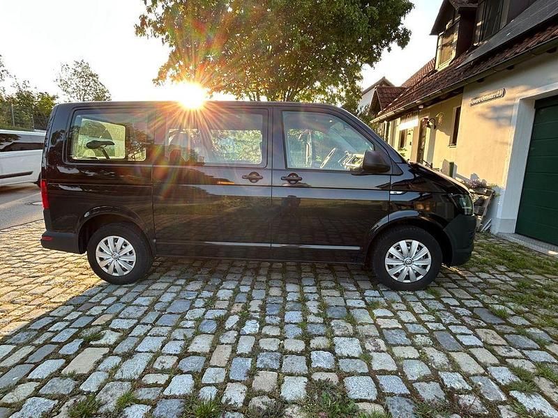 Schwarz Gebraucht 2018 VW T6 Van | 22.800 € (Teuer) - Bild 1/4