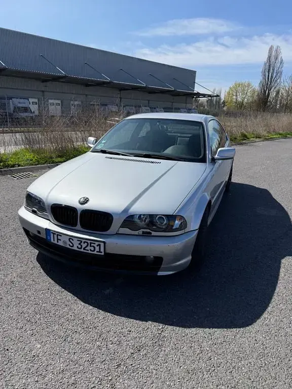 Second-hand BMW 325 Performance 192 CP (141 kW) 2001 Argintiu Coupe