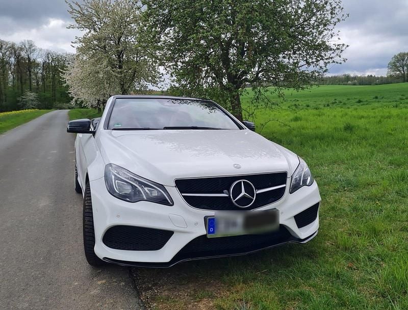 Weiß Gebraucht 2015 Mercedes E250 AMG Cabrio | 25.990 € (Fairer Preis) - Bild 1/4