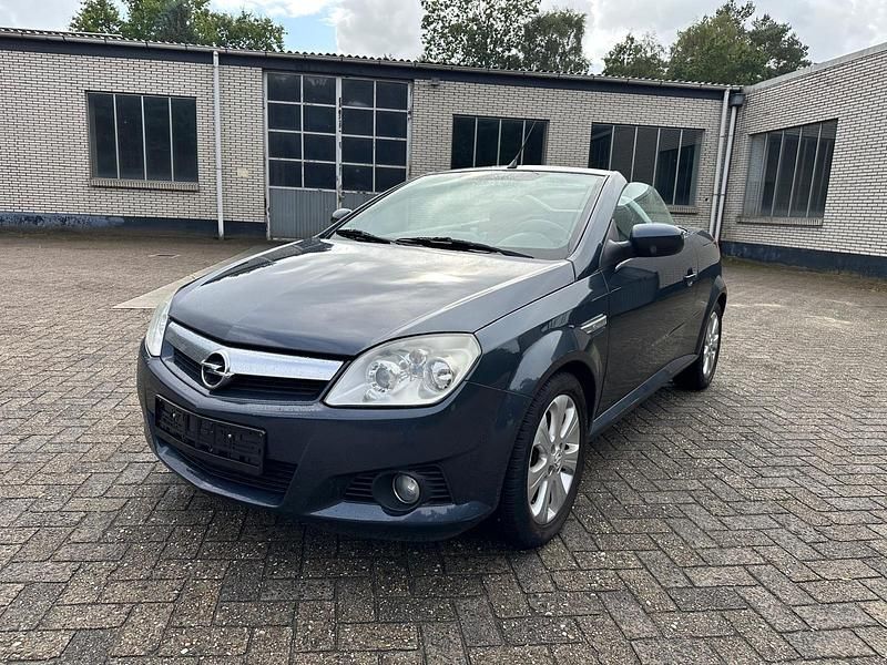 Grau Gebraucht 2009 Opel Tigra Edition Cabrio | 3.650 € (Fairer Preis) - Bild 1/4