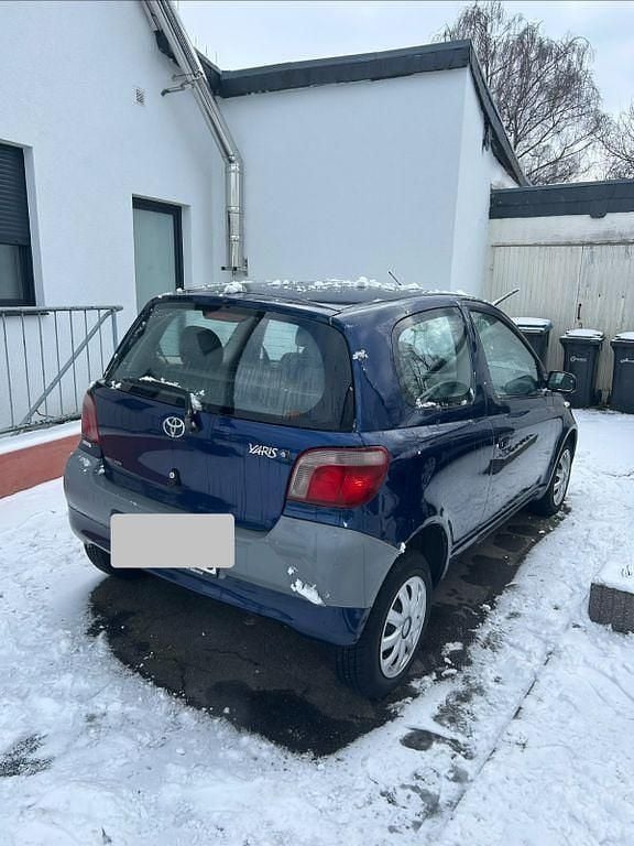 Gebraucht Toyota Yaris 68 PS (50 kW) 1999 Blau Limousine