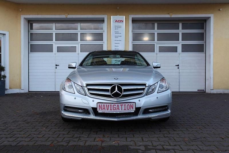 Gebraucht Mercedes E200 184 PS (135 kW) 2013 Silber