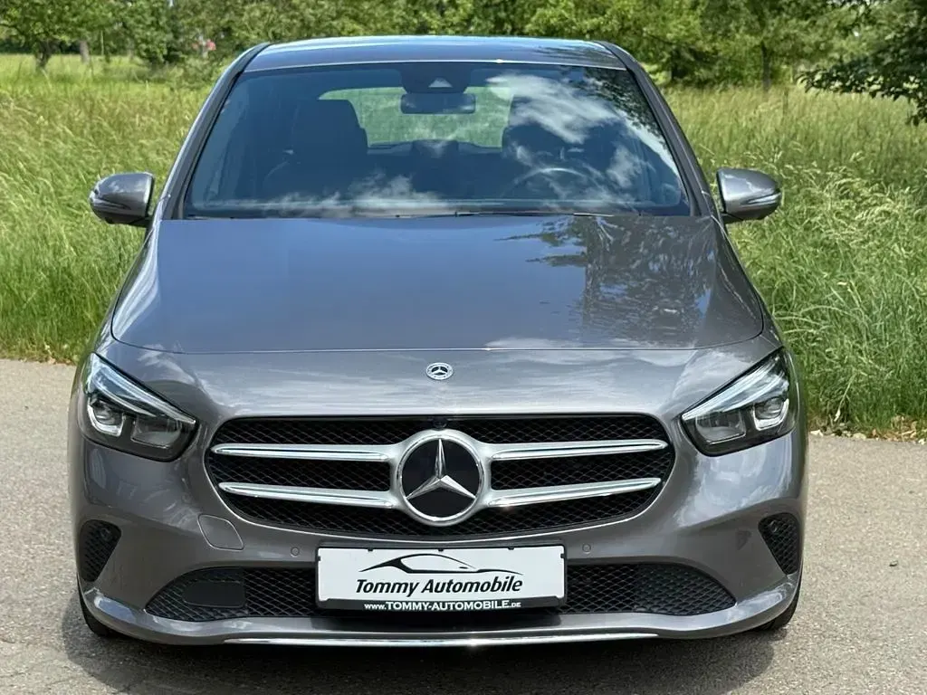 Gebraucht Mercedes B200 150 PS (110 kW) 2022 Grau Kleinwagen