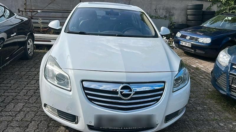Weiß Gebraucht 2009 Opel Insignia Limousine | 3.700 € (Fairer Preis) - Bild 1/4