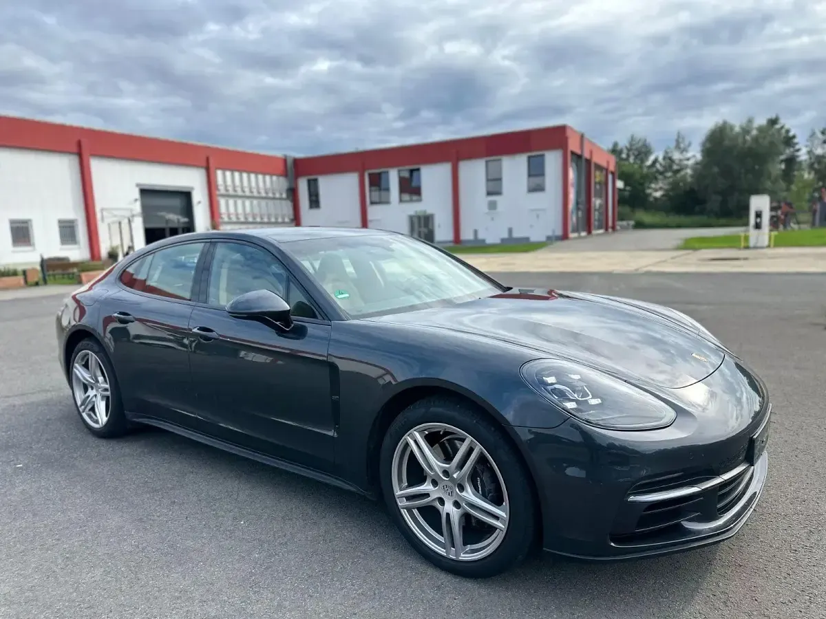 Gebraucht Porsche Panamera 4 330 PS (242 kW) 2018 Grau Kleinwagen