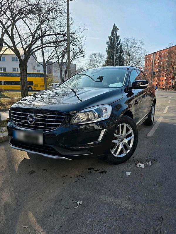 Second-hand Volvo XC60 220 CP (161 kW) 2017 Negru SUV