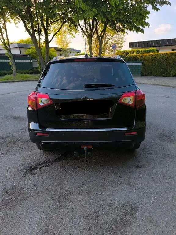 Begagnad Suzuki Vitara 140 HK (102 kW) 2018 Svart SUV