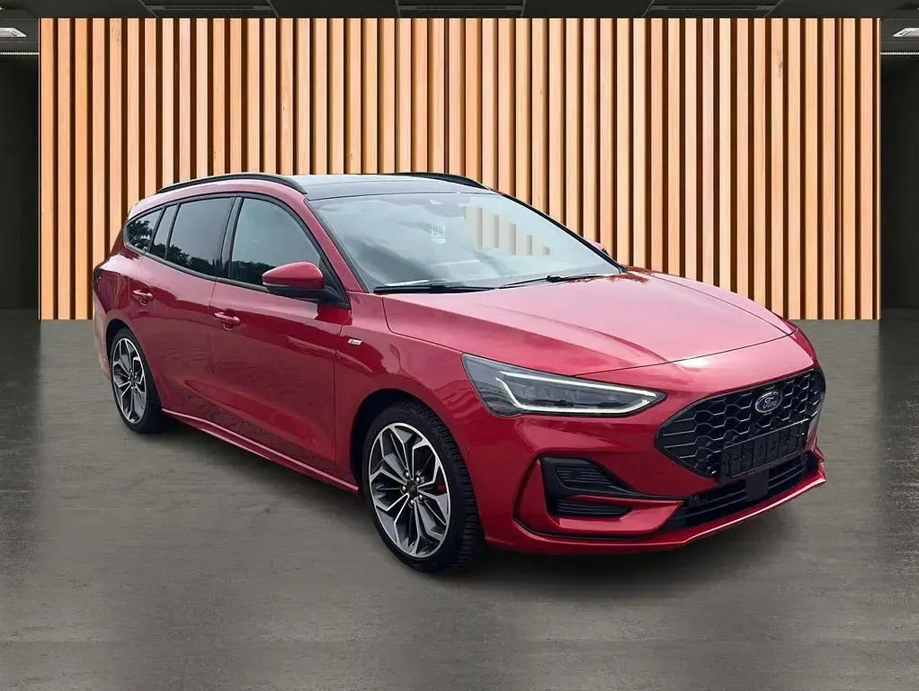Gebraucht Ford Focus ST-Line X 155 PS (114 kW) 2025 Rot Kombi