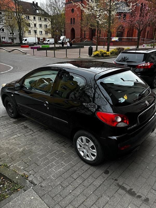 Gebraucht Peugeot 206+ 75 PS (55 kW) 2010 Schwarz Kleinwagen