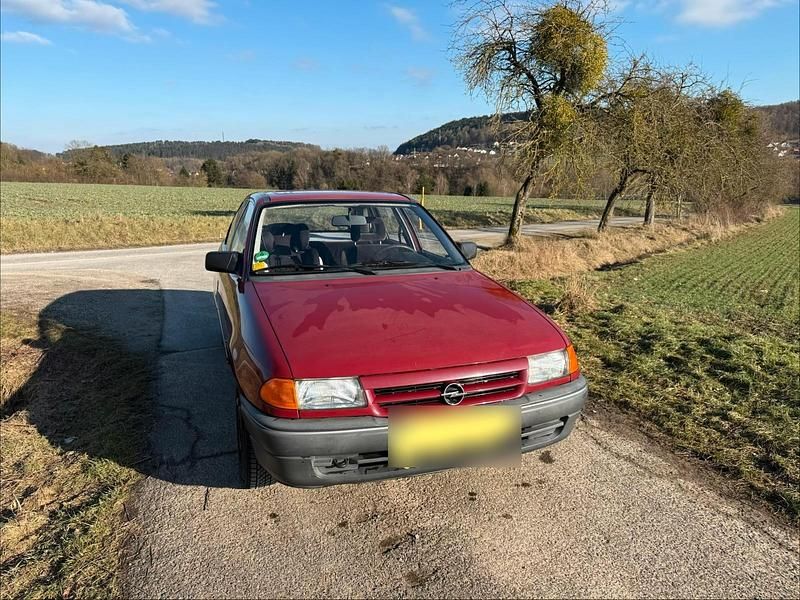 Second-hand Opel Astra 1993 Roșu Hatchback