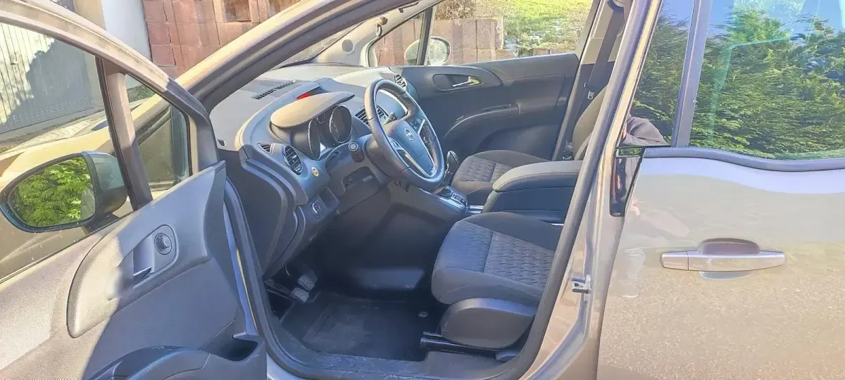 Gebraucht Opel Meriva 140 PS (102 kW) 2014 Braun Van / Kleinbus