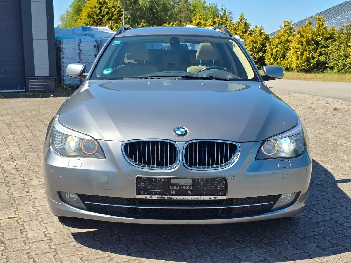 Gebraucht BMW 530 Advantage 272 PS (200 kW) 2007 Grau Kombi
