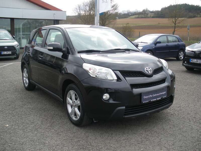 Schwarz Gebraucht 2011 Toyota Urban Cruiser SUV | 8.290 € (Teuer) - Bild 1/4