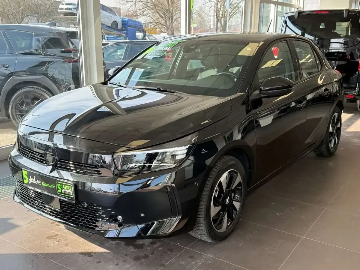 Gebraucht Opel Corsa-e 100 kW (136 PS) 2023 Lackierung schwarz perla nera/ Kleinwagen