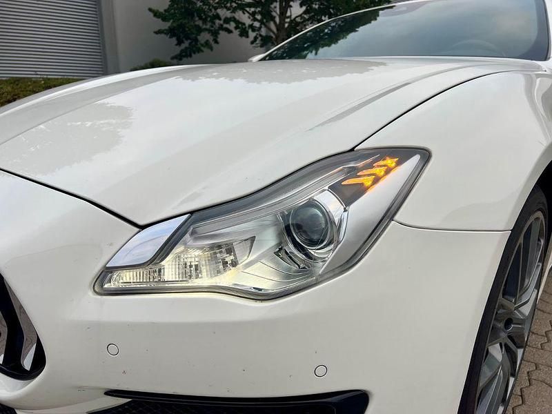 Gebraucht Maserati Quattroporte 409 PS (300 kW) 2017 Weiß Limousine