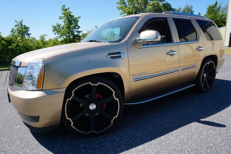 Gold Gebraucht 2006 Cadillac Escalade SUV | 12.000 € - Bild 1/4