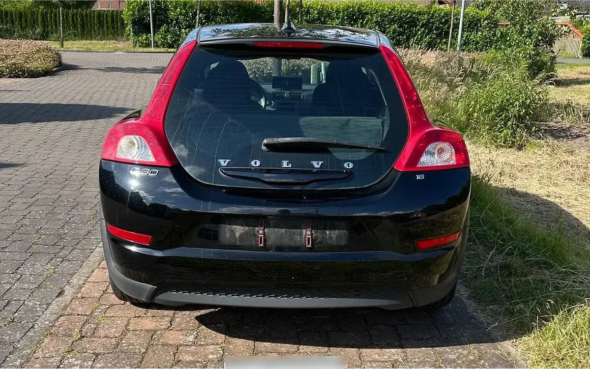 Gebraucht Volvo C30 Momentum 101 PS (74 kW) 2010 Schwarz Kleinwagen