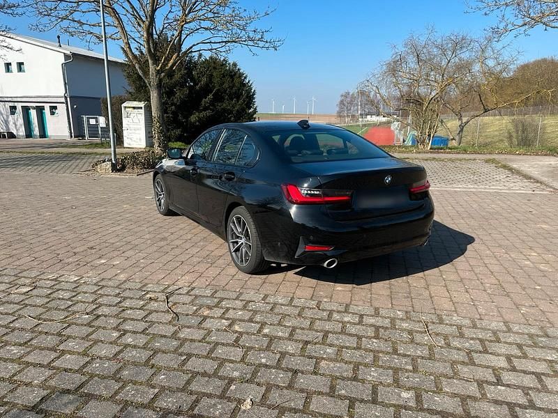 Gebraucht BMW 320 Performance 190 PS (139 kW) 2022 Schwarz Limousine