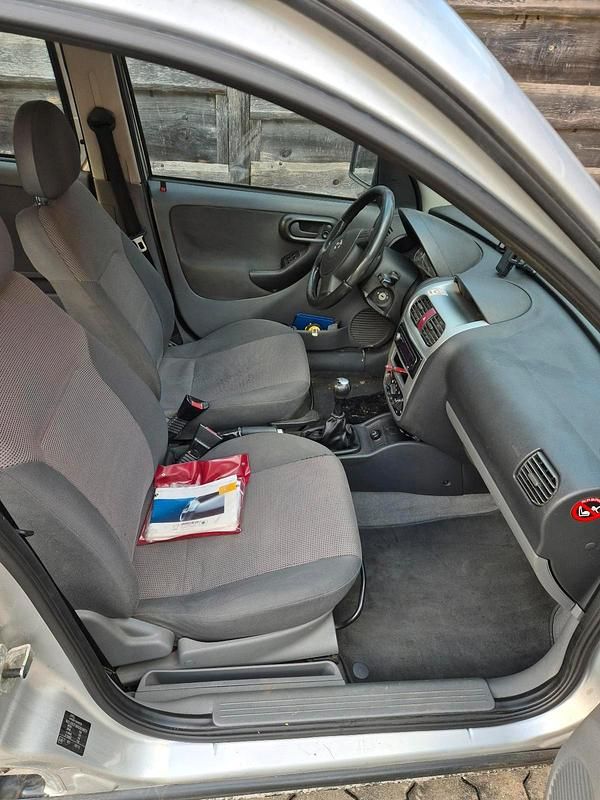 Gebraucht Opel Combo 75 PS (55 kW) 2004 Silber Van / Kleinbus