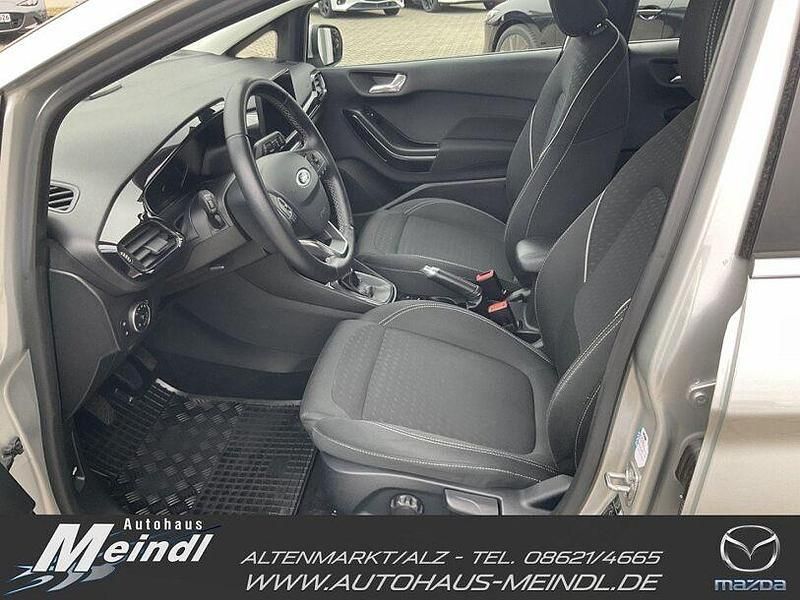 Gebraucht Ford Fiesta Titanium 101 PS (74 kW) 2018 Silber Kleinwagen