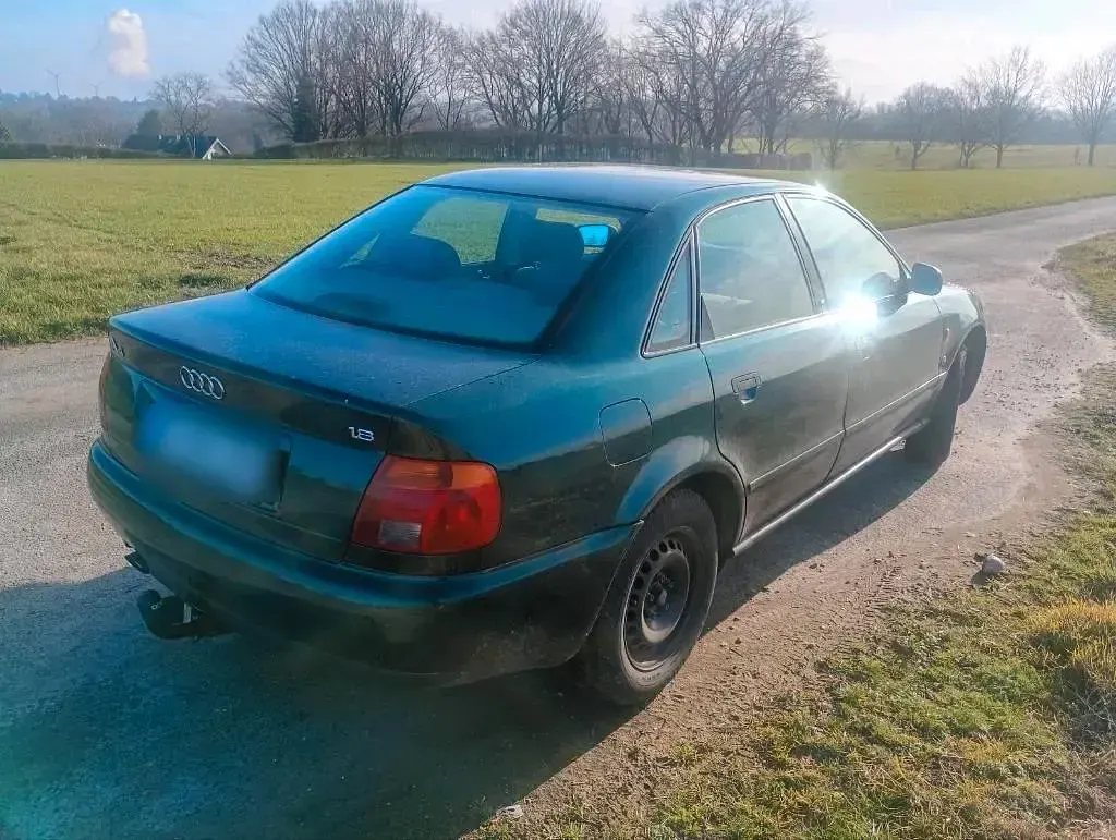 Gebraucht Audi A4 125 PS (91 kW) 1995 Grün Limousine