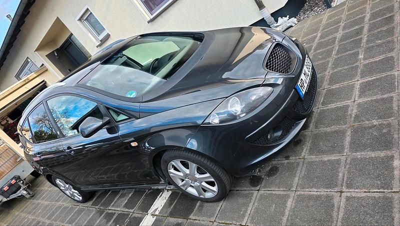 Andere farben Gebraucht 2007 Seat Altea XL Van / Kleinbus | 5.400 € (Etwas zu teuer) - Bild 1/4