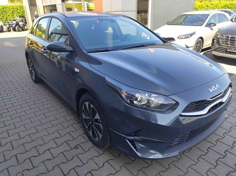 Second-hand Kia Ceed 140 CP (102 kW) 2025 Gri Hatchback