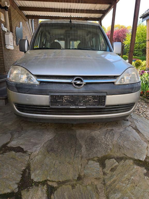 Second-hand Opel Combo 75 CP (55 kW) 2003 Argintiu Monovolum