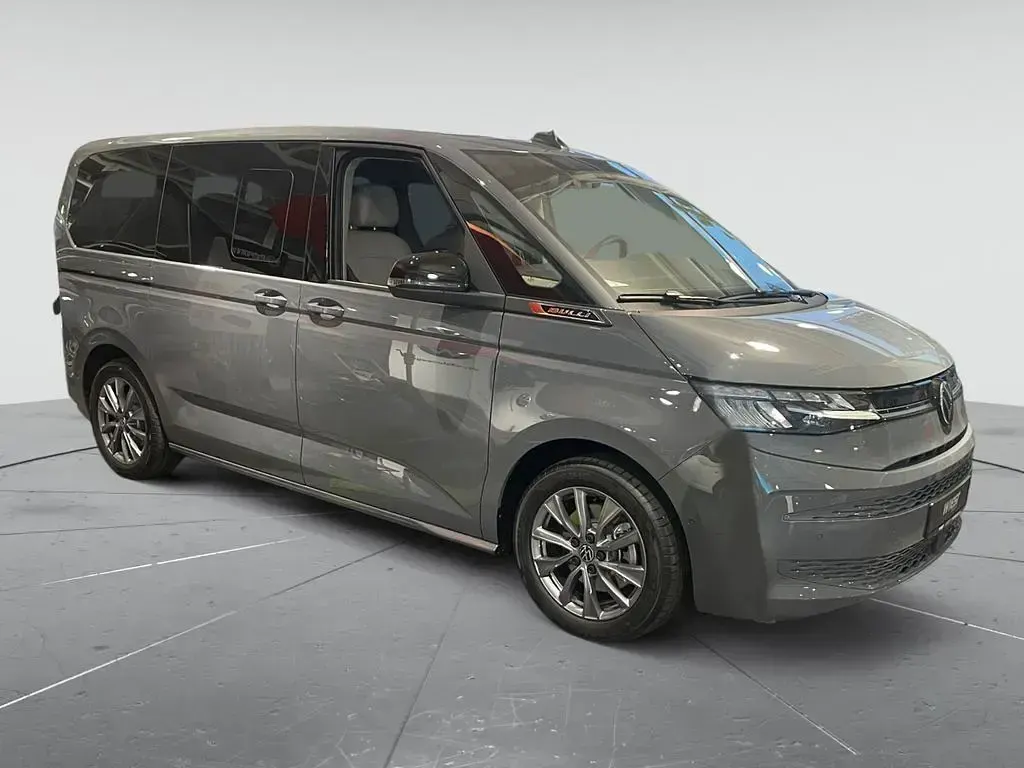 Begagnad VW Multivan Life 204 HK (150 kW) 2025 Grå Minibuss