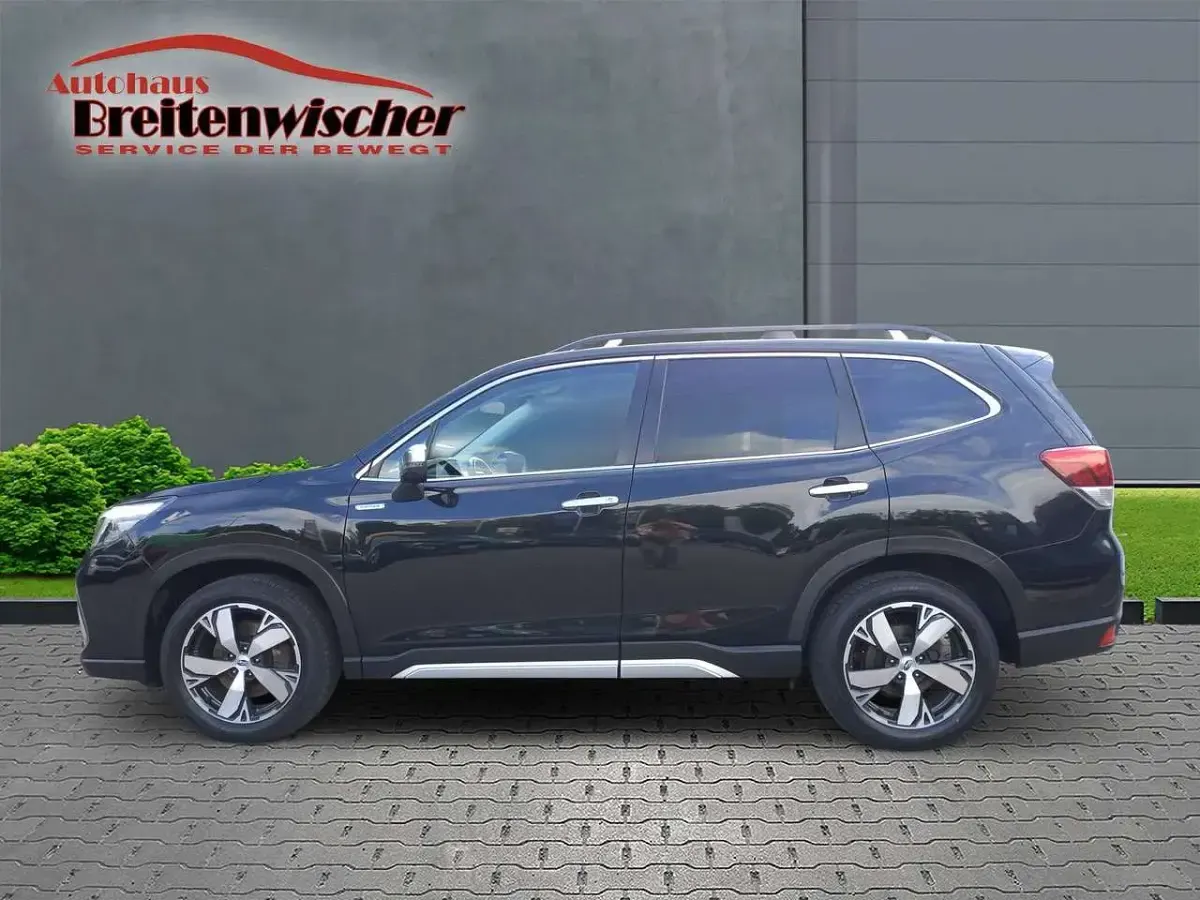 Gebraucht Subaru Forester Platinum 150 PS (110 kW) 2021 Crystal black metallic SUV