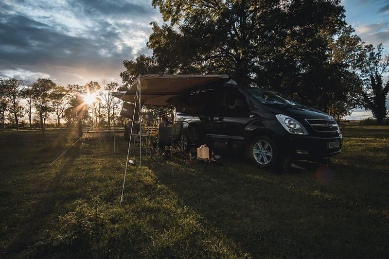 Gebraucht Hyundai H-1 Premium 170 PS (125 kW) 2011 Schwarz Van / Kleinbus