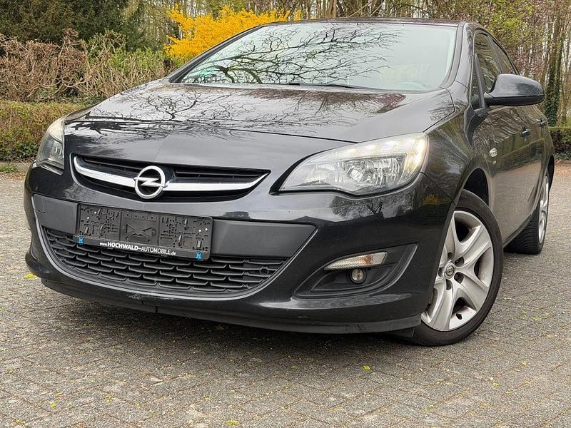 Gebraucht Opel Astra Energy 131 PS (96 kW) 2014 Schwarz Limousine