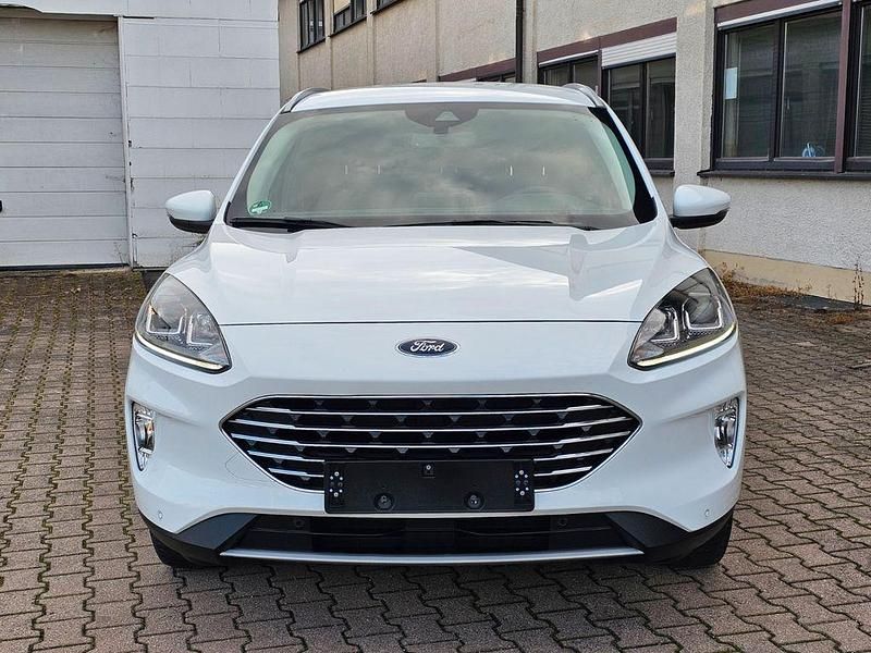 Gebraucht Ford Kuga Titanium 224 PS (164 kW) 2022 Weiß SUV
